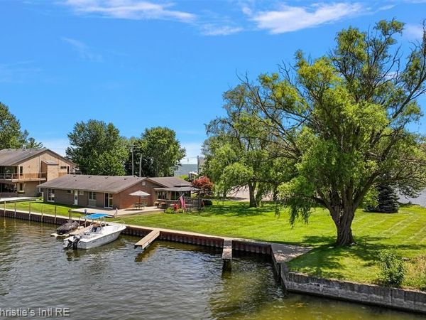 37337 LAKESHORE Drive, Harrison Twp, MI 48045