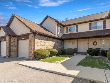 3756 Heritage Parkway, Dearborn, MI 48124