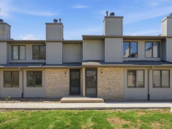 932 Westside Dr, Iowa City, IA 52246