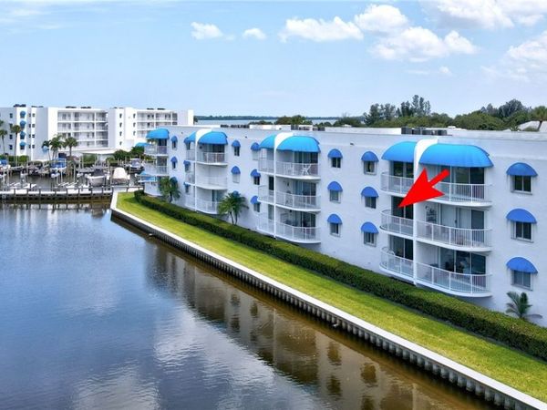 6122 S River Run Drive, Unit 203B, Sebastian, FL 32958