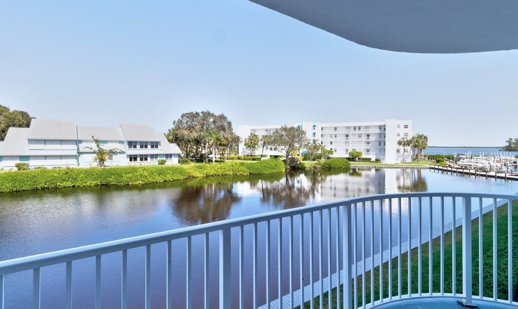 6122 S River Run Drive, Unit 203B, Sebastian, FL 32958 Photo