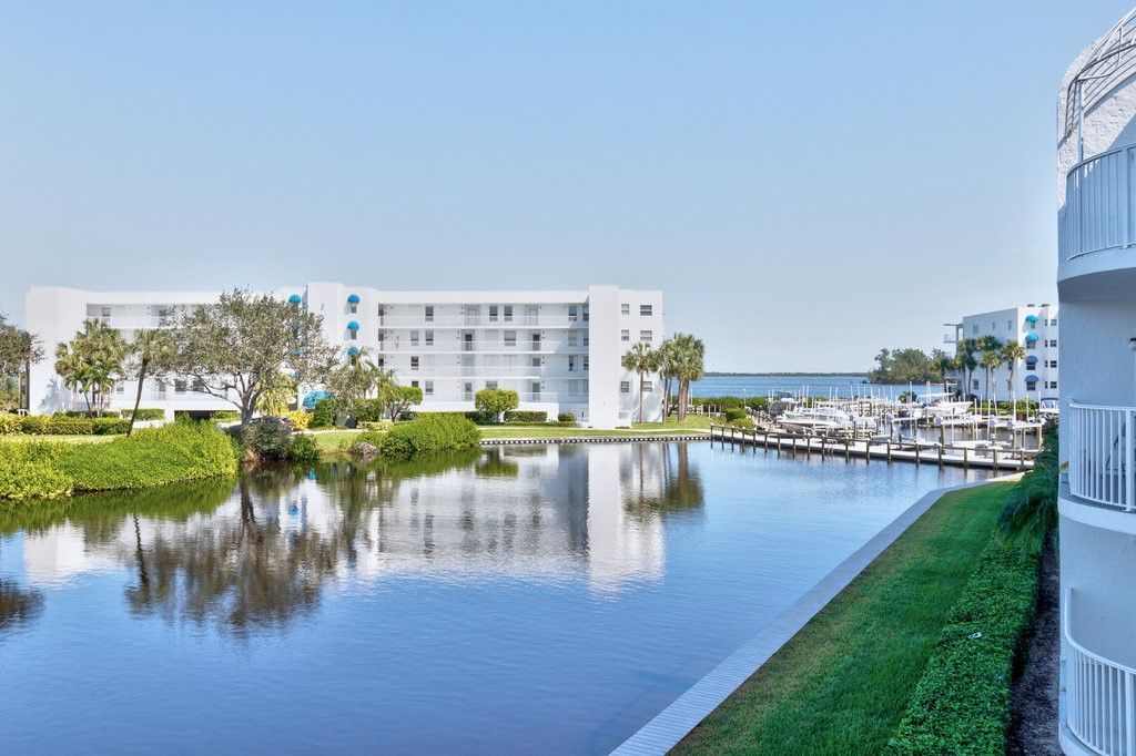 6122 S River Run Drive, Unit 203B, Sebastian, FL 32958 Photo