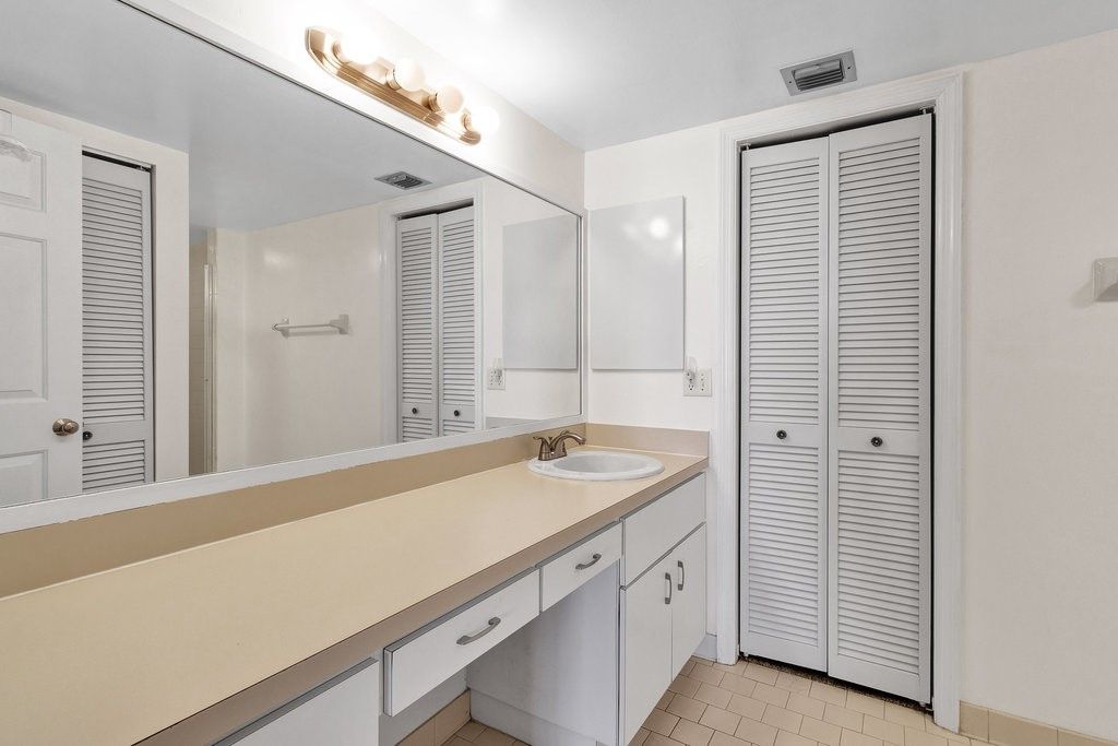 6122 S River Run Drive, Unit 203B, Sebastian, FL 32958 Photo