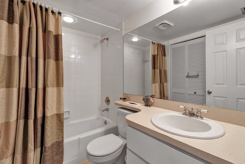 6122 S River Run Drive, Unit 203B, Sebastian, FL 32958 Photo