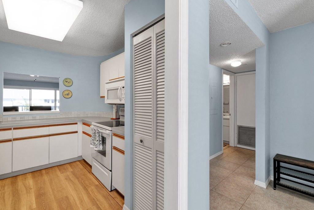 6122 S River Run Drive, Unit 203B, Sebastian, FL 32958 Photo