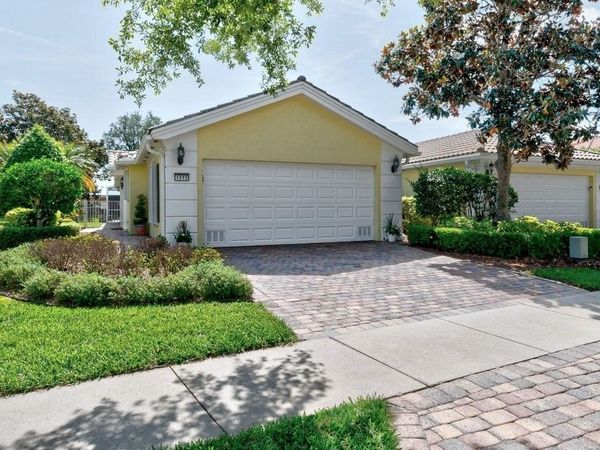 4949 Corsica Square, Vero Beach, FL 32967