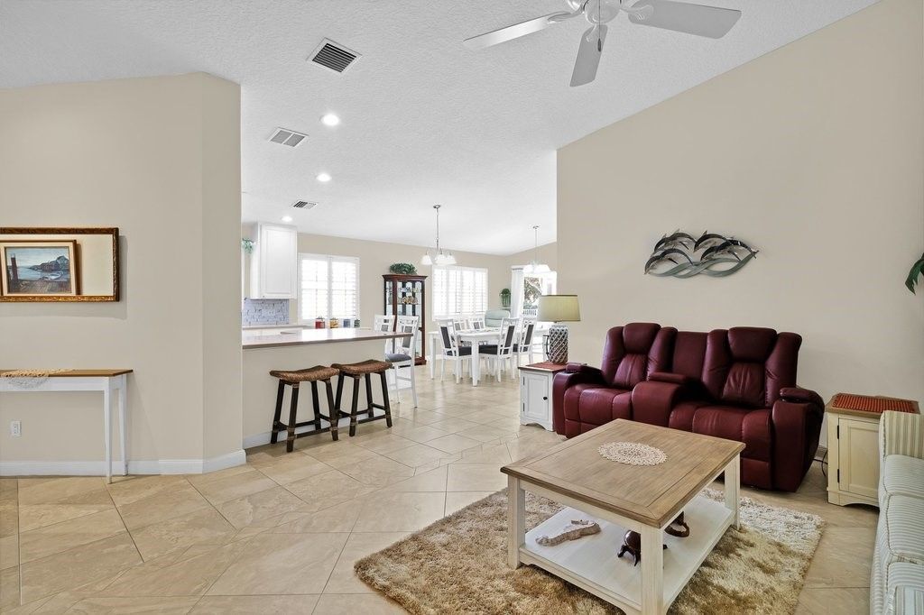 4949 Corsica Square, Vero Beach, FL 32967 Photo