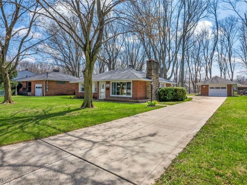 38592 Courtland Drive, Willoughby, OH 44094 Photo 2