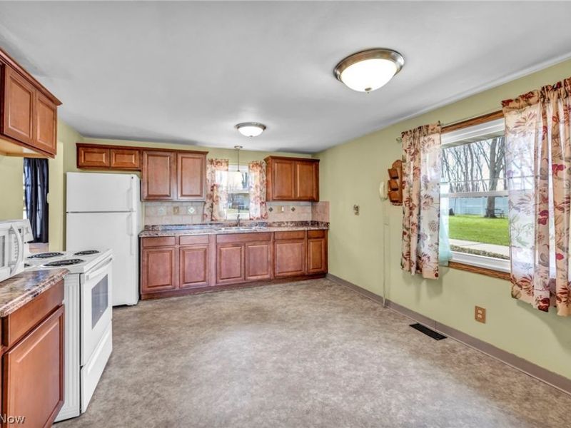 38592 Courtland Drive, Willoughby, OH 44094 Photo 9