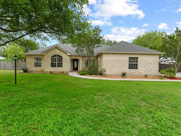 303 Pin Oak CT, Mountain City, TX 78610