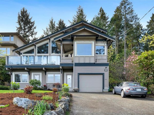 759 Sea Dr, Central Saanich, BC V8M 1B1