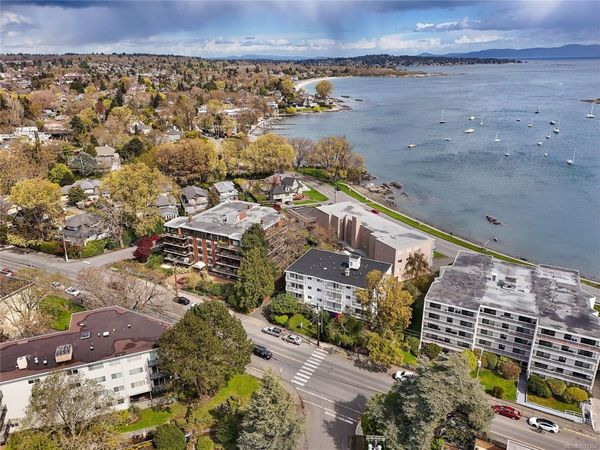1400 Newport Ave , Unit 102, Oak Bay, BC V8S 5K9