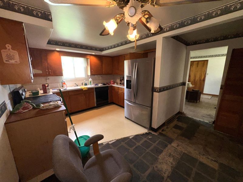 2351 Carriage Hill Drive, Bellefontaine, OH 43311 Photo 11