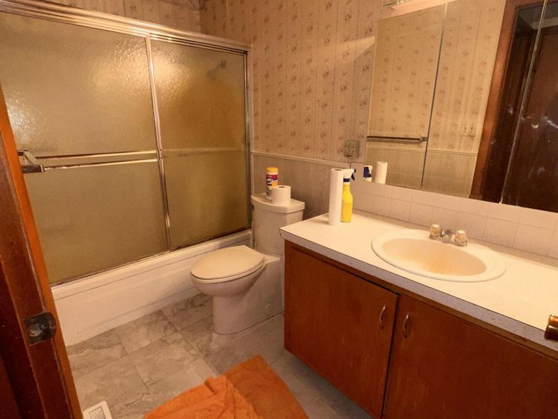 2351 Carriage Hill Drive, Bellefontaine, OH 43311 Photo 17