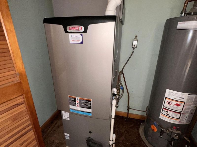 2351 Carriage Hill Drive, Bellefontaine, OH 43311 Photo 6