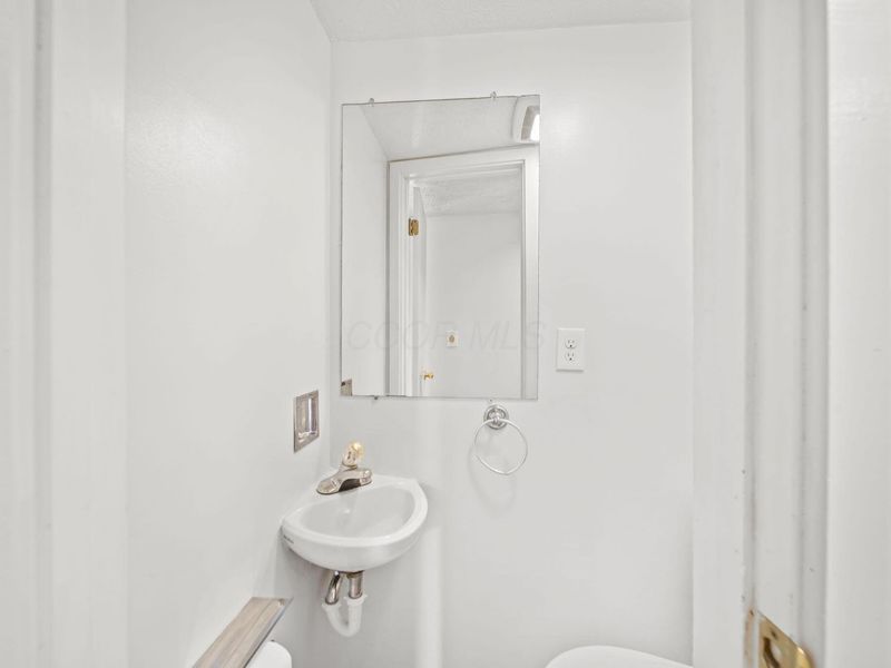 5421 Worthington Forest Place E, Columbus, OH 43229 Photo 16