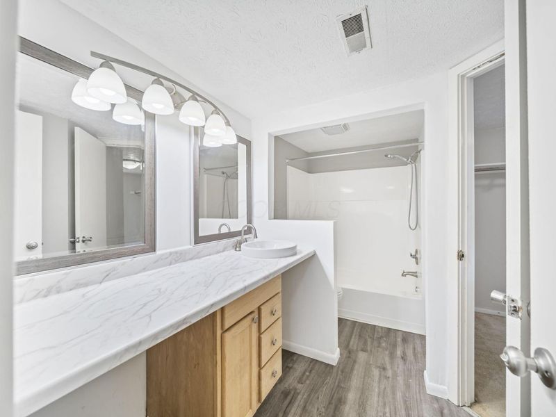 5421 Worthington Forest Place E, Columbus, OH 43229 Photo 21