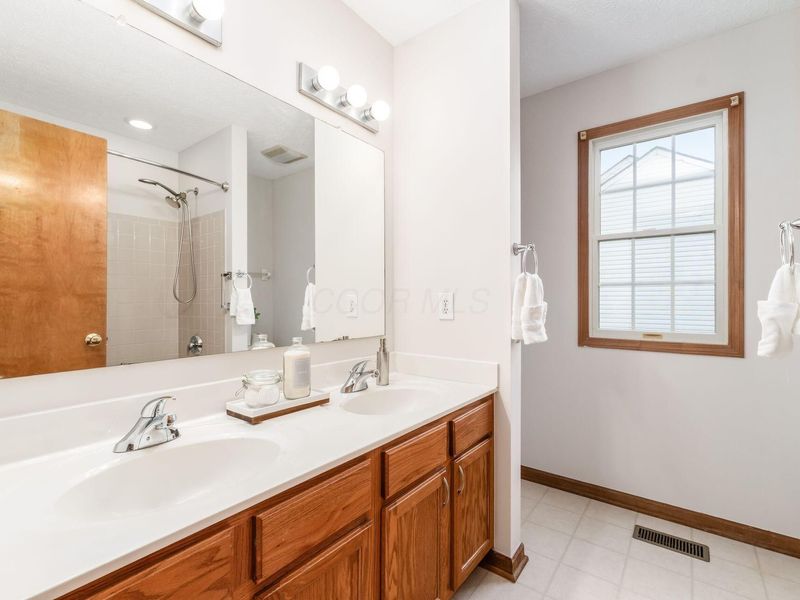 1240 Reserve Drive, Reynoldsburg, OH 43068 Photo 36