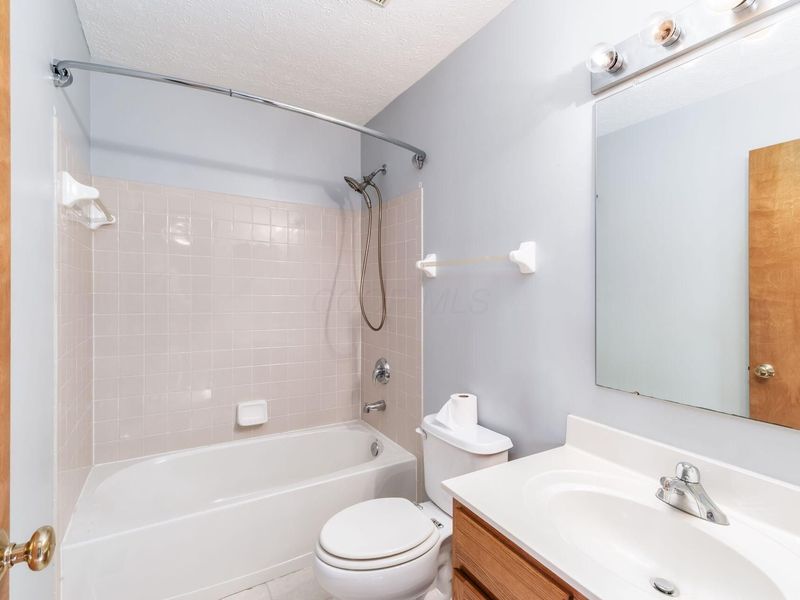 1240 Reserve Drive, Reynoldsburg, OH 43068 Photo 42