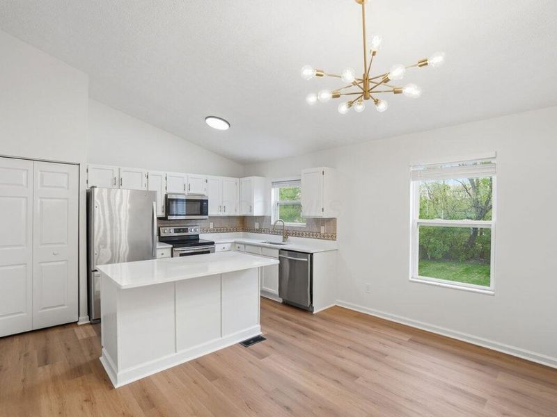 343 Oak Village Drive, Columbus, OH 43207 Photo 10