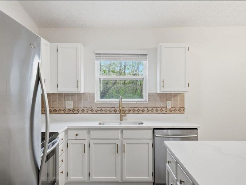 343 Oak Village Drive, Columbus, OH 43207 Photo 15