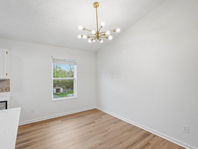 343 Oak Village Drive, Columbus, OH 43207 Photo 17