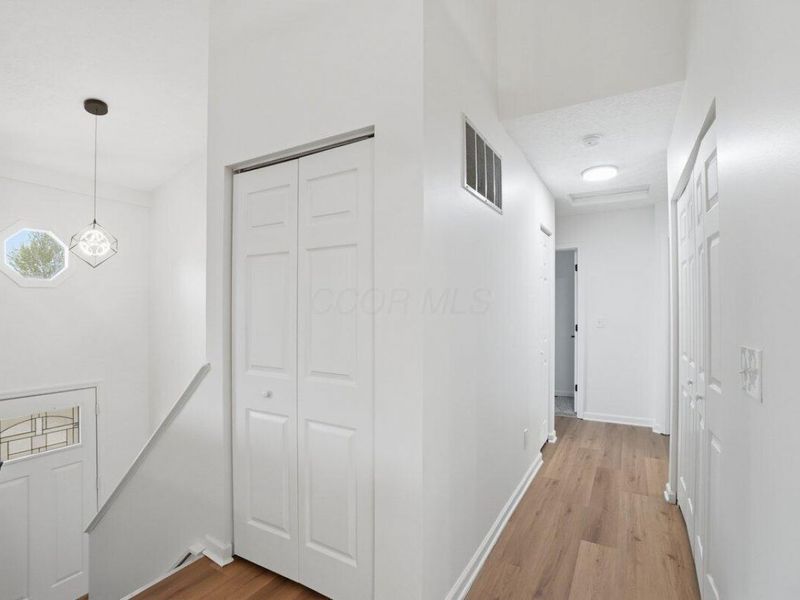 343 Oak Village Drive, Columbus, OH 43207 Photo 18