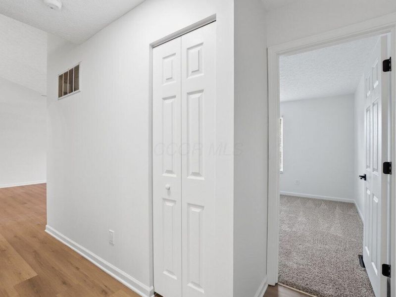 343 Oak Village Drive, Columbus, OH 43207 Photo 19