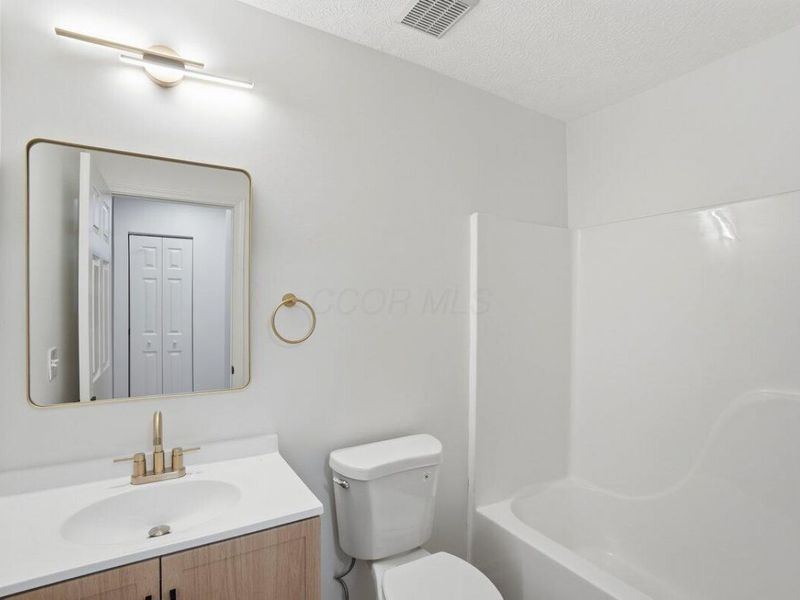 343 Oak Village Drive, Columbus, OH 43207 Photo 20