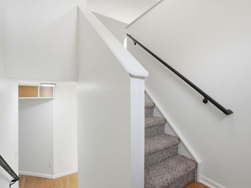 343 Oak Village Drive, Columbus, OH 43207 Photo 29