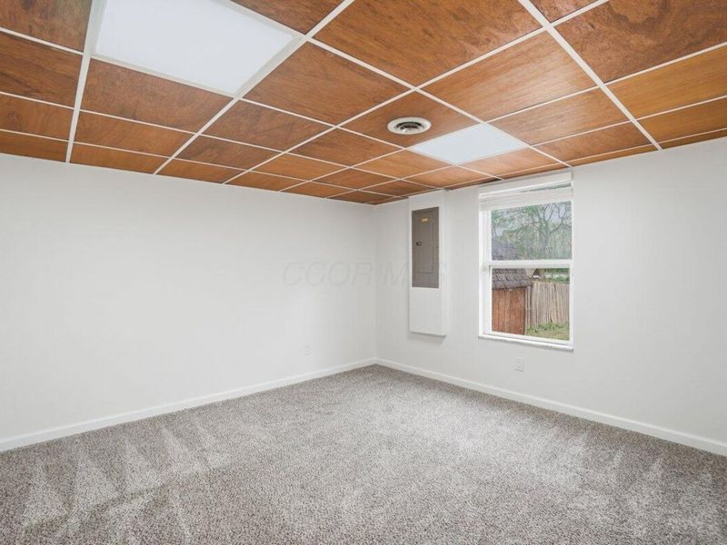 343 Oak Village Drive, Columbus, OH 43207 Photo 38