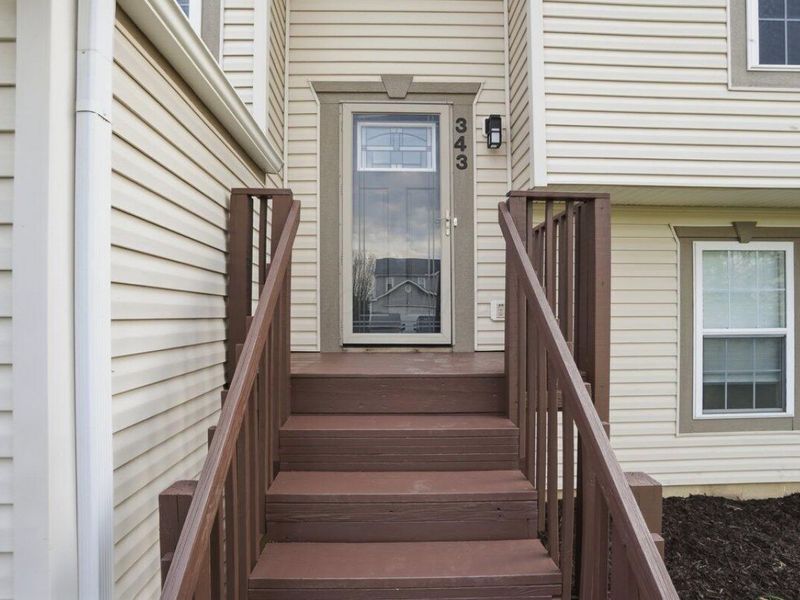 343 Oak Village Drive, Columbus, OH 43207 Photo 4