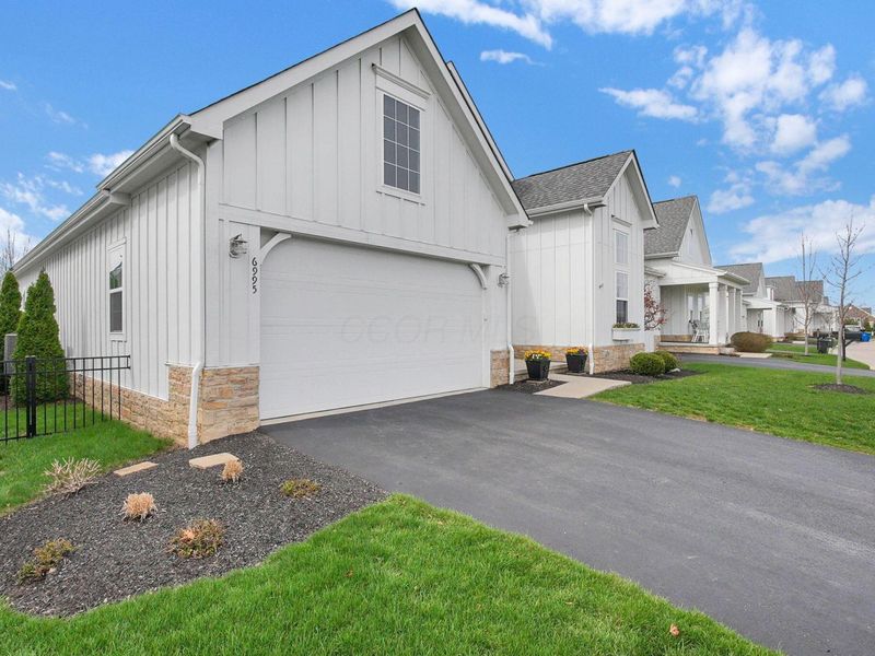 6995 Foreland Lane, Unit 24, Dublin, OH 43016 Photo 2