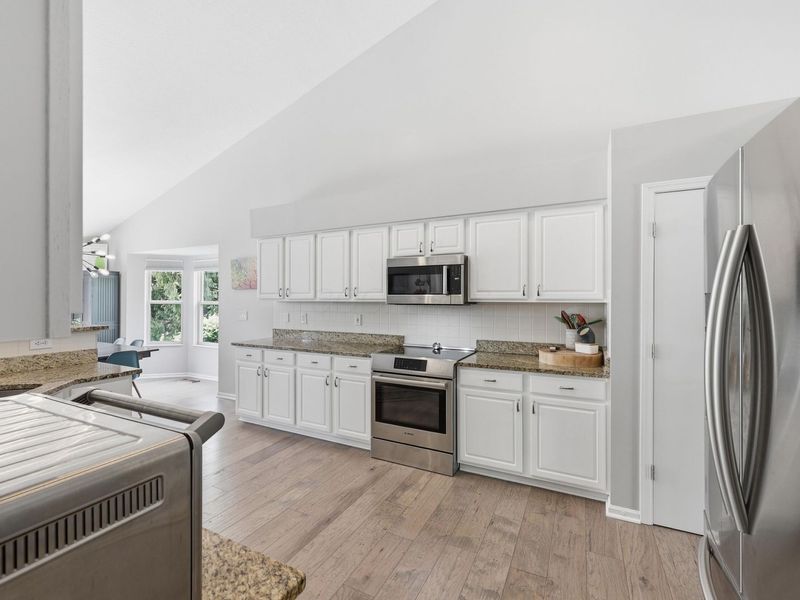 6239 Pirthshire Street , Dublin, OH 43016 Photo 11