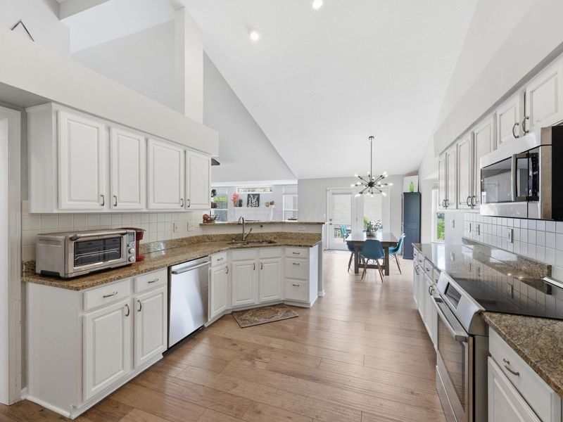 6239 Pirthshire Street, Dublin, OH 43016 Photo 9