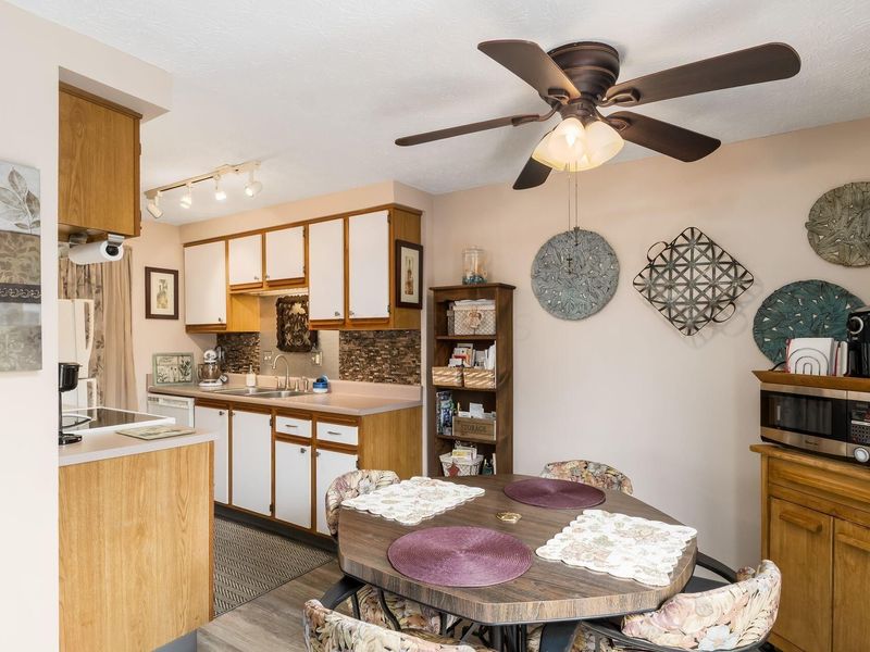 708 Cherry Hollow Road, Unit # A, Columbus, OH 43228 Photo 10