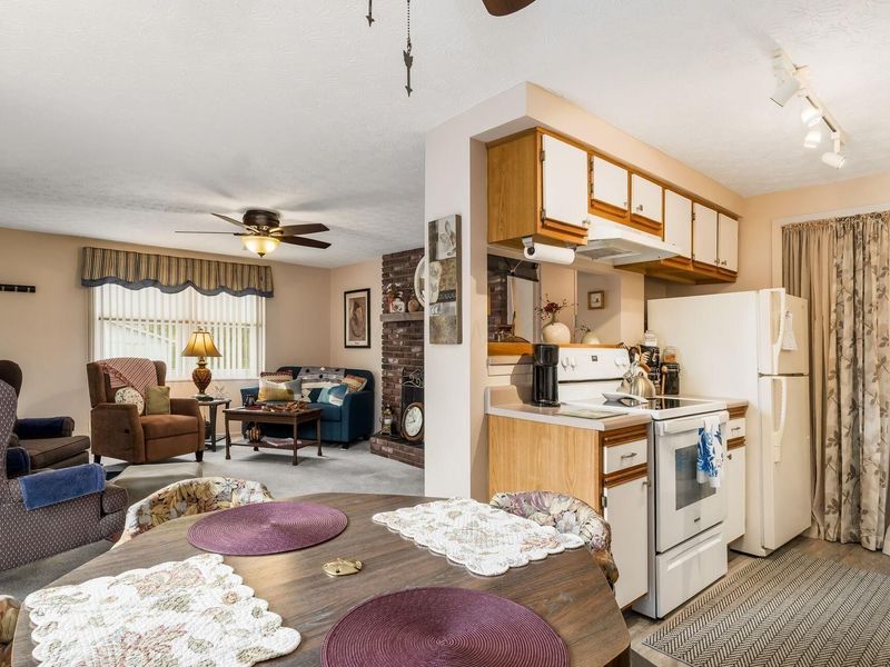 708 Cherry Hollow Road, Unit # A, Columbus, OH 43228 Photo 11