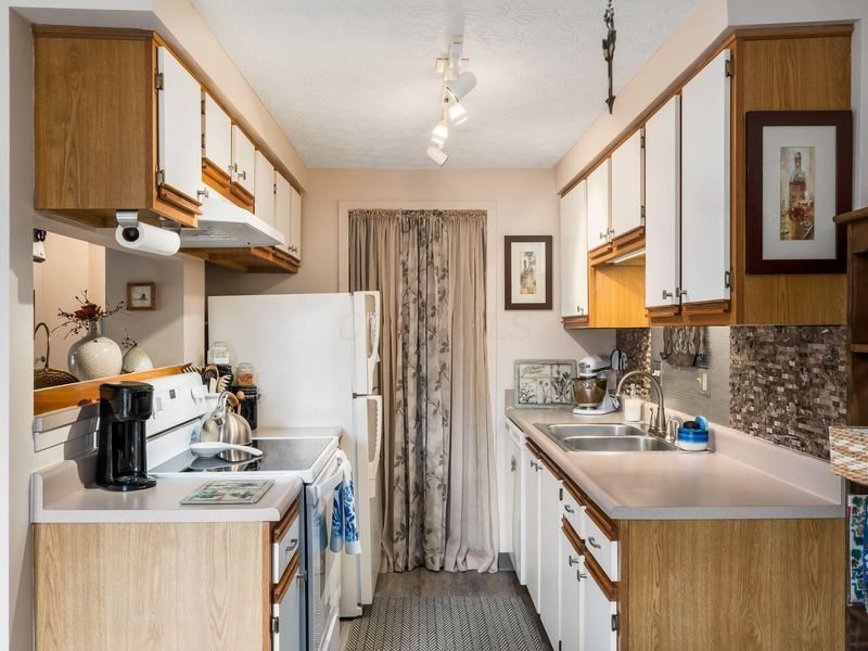 708 Cherry Hollow Road, Unit # A, Columbus, OH 43228 Photo 14