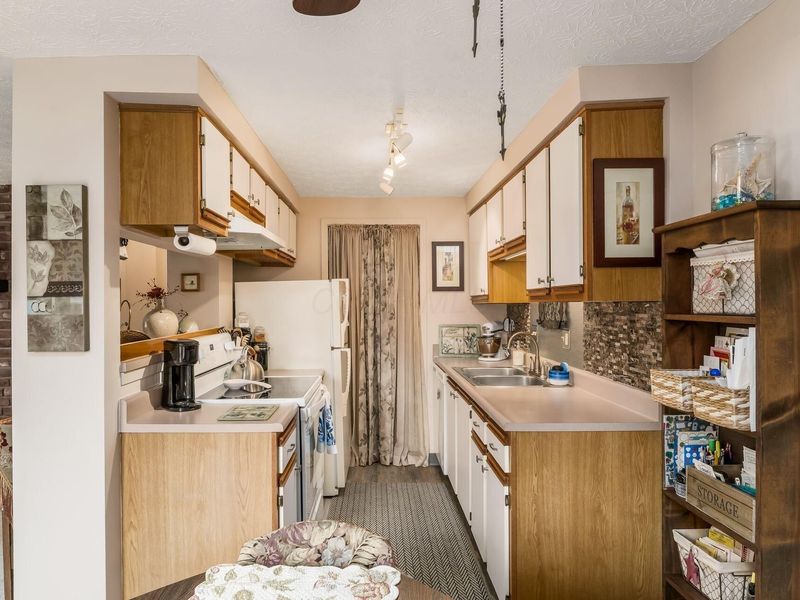 708 Cherry Hollow Road, Unit # A, Columbus, OH 43228 Photo 15