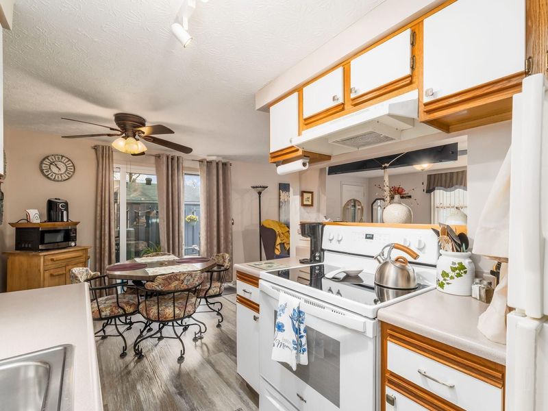 708 Cherry Hollow Road, Unit # A, Columbus, OH 43228 Photo 17