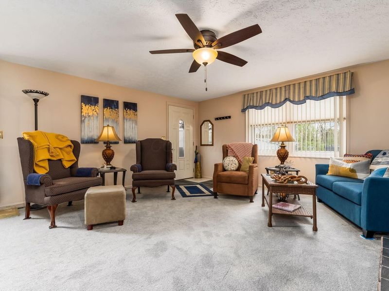 708 Cherry Hollow Road, Unit # A, Columbus, OH 43228 Photo 4