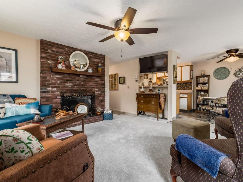 708 Cherry Hollow Road, Unit # A, Columbus, OH 43228 Photo 6