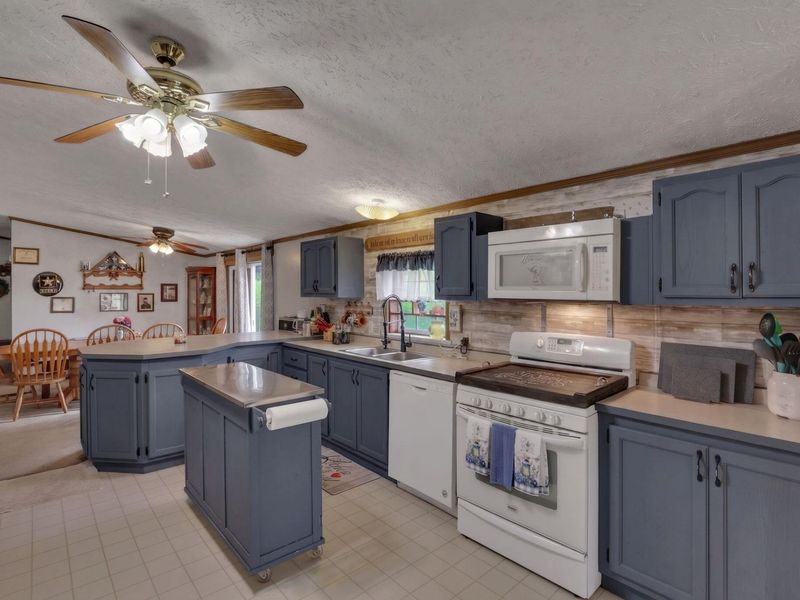 8405 Friendship Drive, New Concord, OH 43762 Photo 13