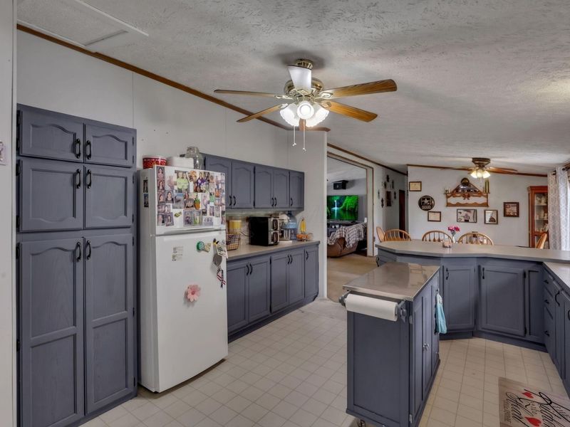 8405 Friendship Drive, New Concord, OH 43762 Photo 16