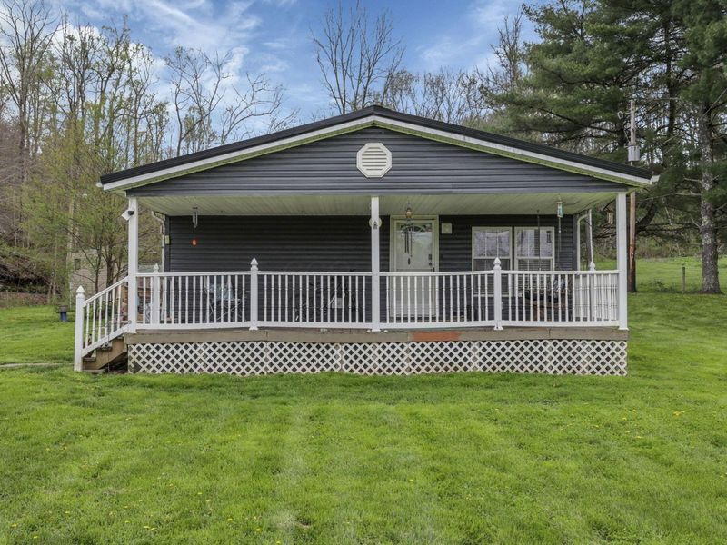 8405 Friendship Drive, New Concord, OH 43762 Photo 2