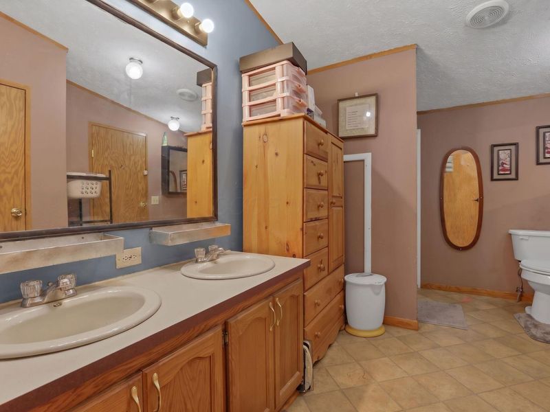 8405 Friendship Drive, New Concord, OH 43762 Photo 23