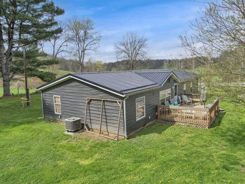 8405 Friendship Drive, New Concord, OH 43762 Photo 4