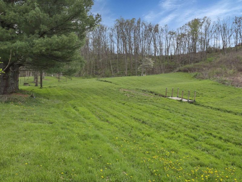 8405 Friendship Drive, New Concord, OH 43762 Photo 44