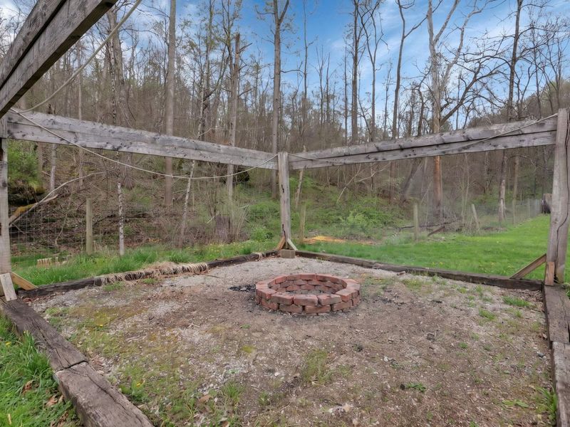 8405 Friendship Drive, New Concord, OH 43762 Photo 8