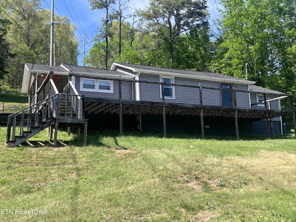 3002 Highway 61 East , Luttrell, TN 37779